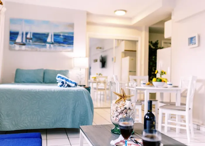 Beachside Gardens Apartments By Lowkl