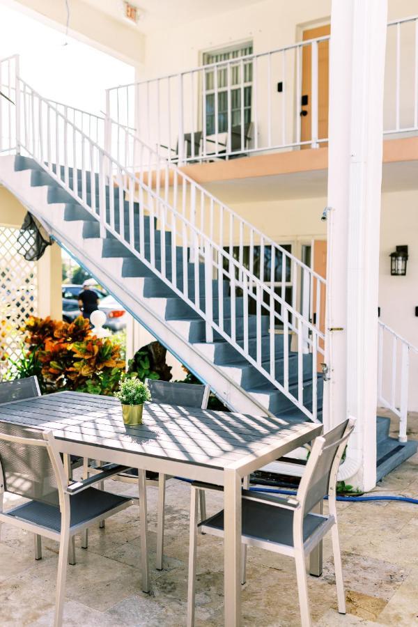 Beachside Gardens By Lowkl * Deerfield Beach